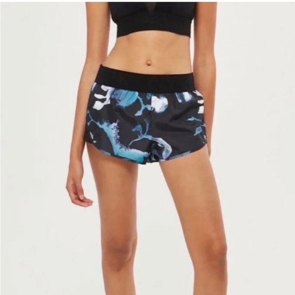 Ivy Park Running Shorts - Ink Cloud Print - Picture 2 of 9
